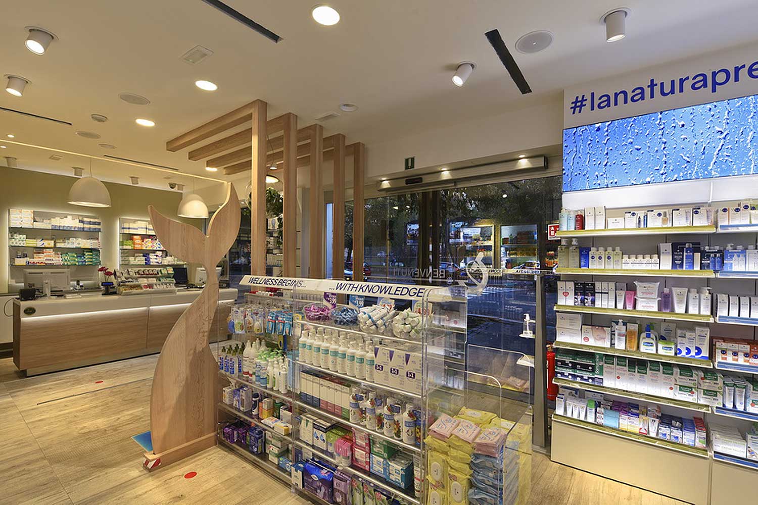 Arredo farmacia Moderna