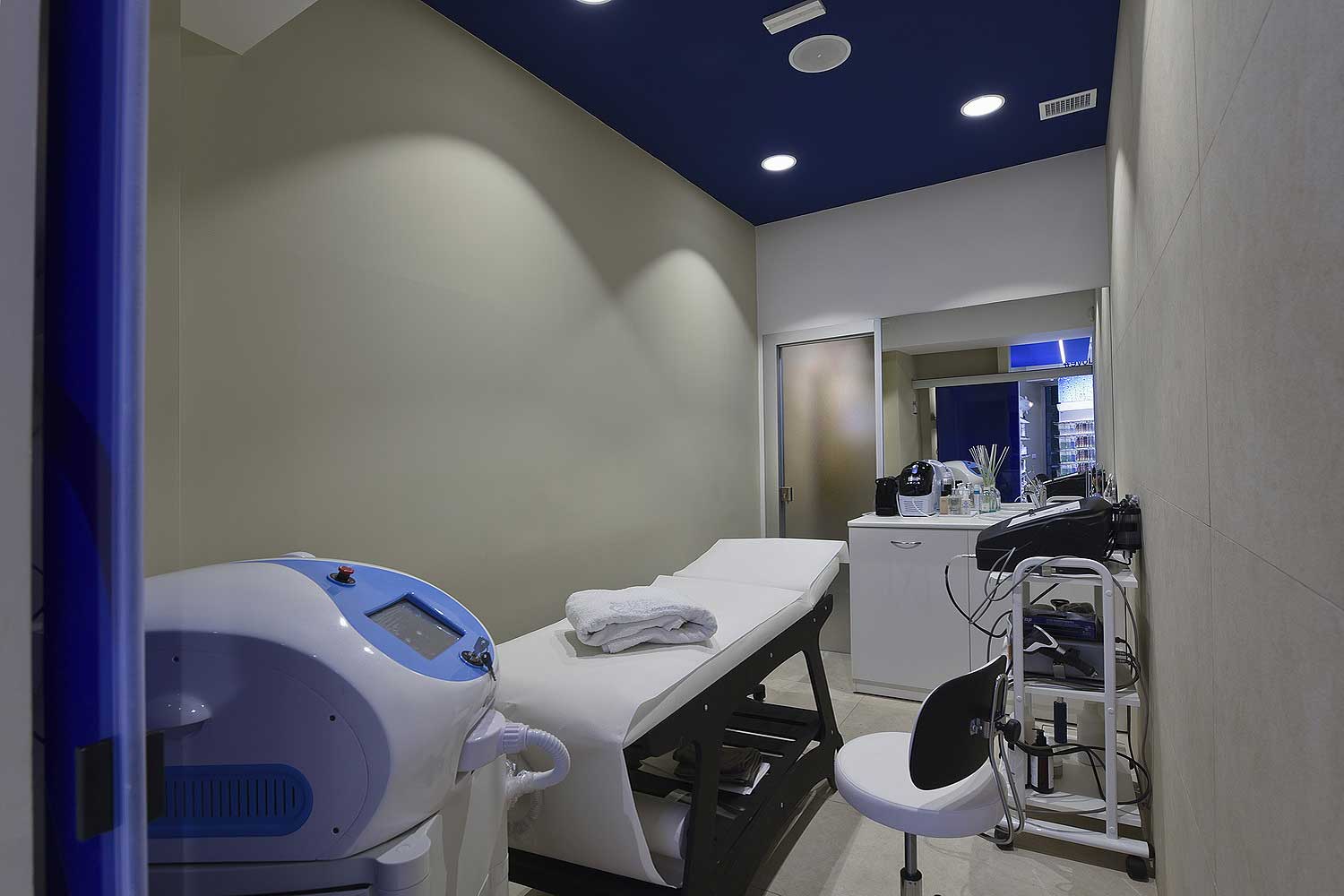 Arredo farmacia Moderna