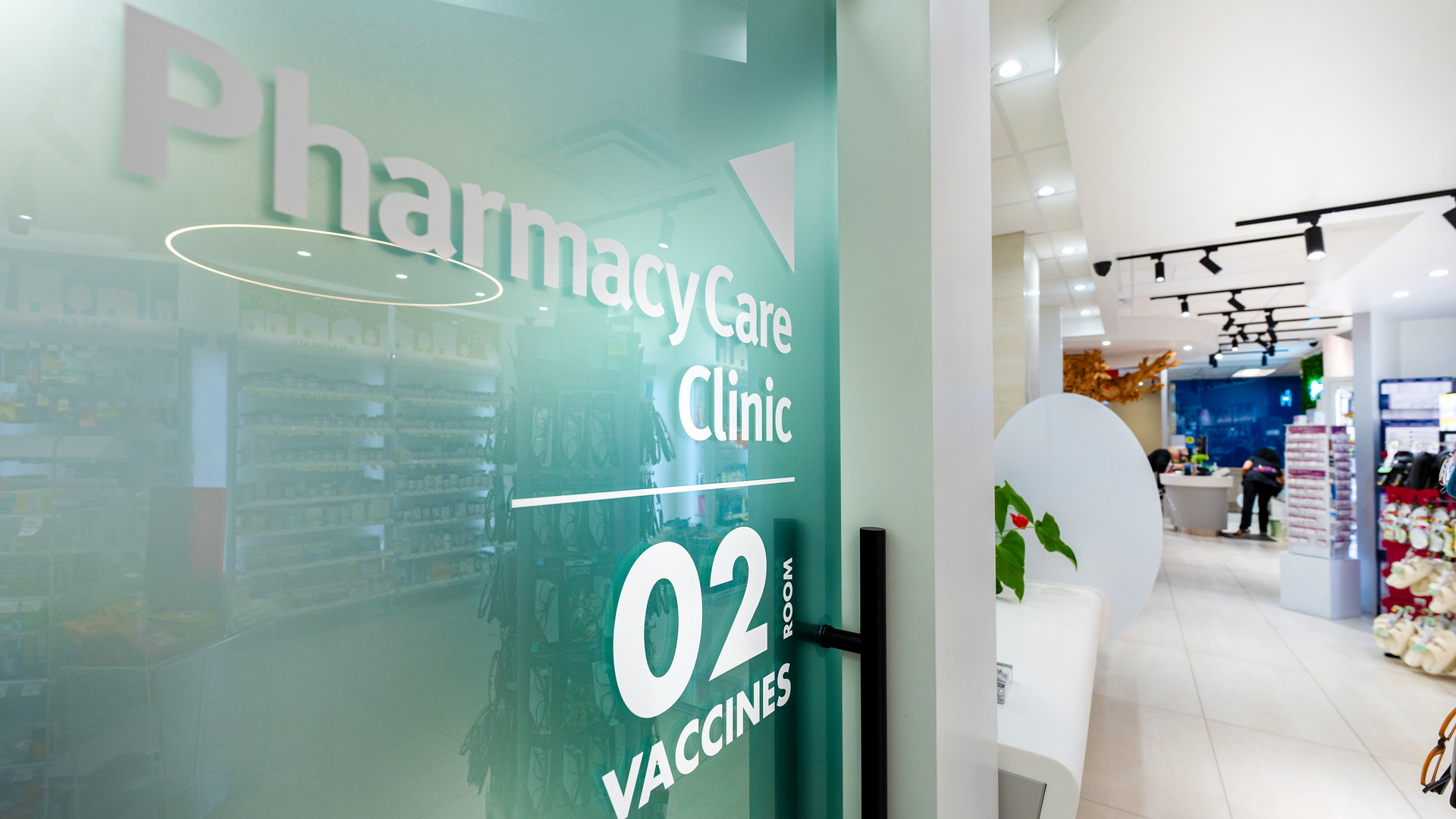 pharmasave-hospital-pharmacy-toronto-pharmacy-care-clinic-room